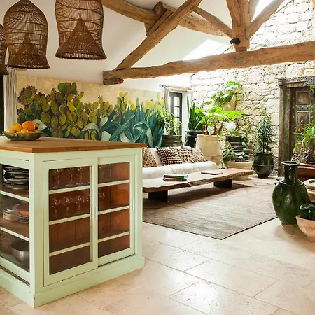 Дом отдыха Superbe Propriete Avec Piscine Castet-Arrouy