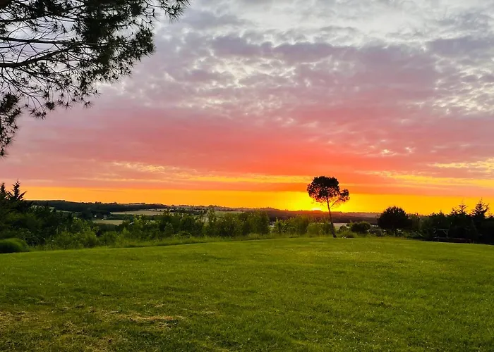 Semesterbostad Superbe Propriete Avec Piscine Castet-Arrouy