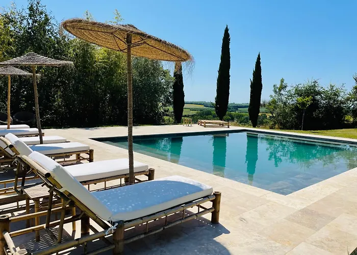 Semesterbostad Superbe Propriete Avec Piscine Castet-Arrouy