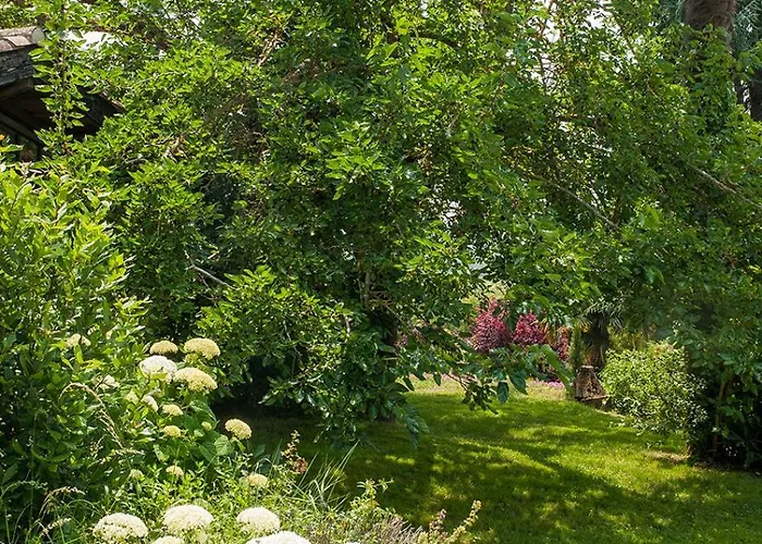 Semesterbostad Superbe Propriete Avec Piscine Castet-Arrouy