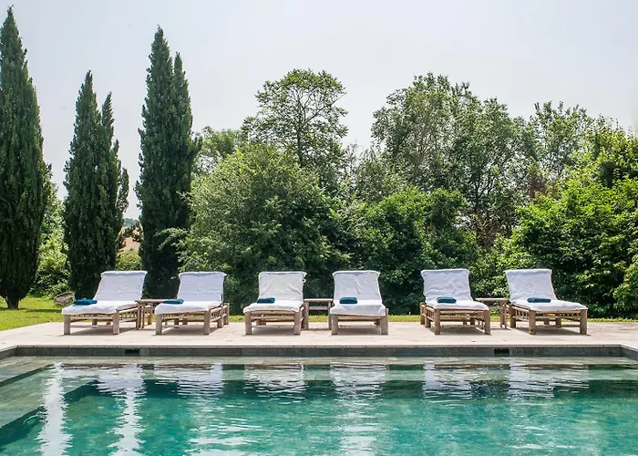 Semesterbostad Superbe Propriete Avec Piscine Castet-Arrouy